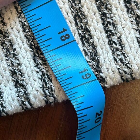 BCBG Generation women's open front cardigan sweater striped size small NWT black - Picture 6 of 6